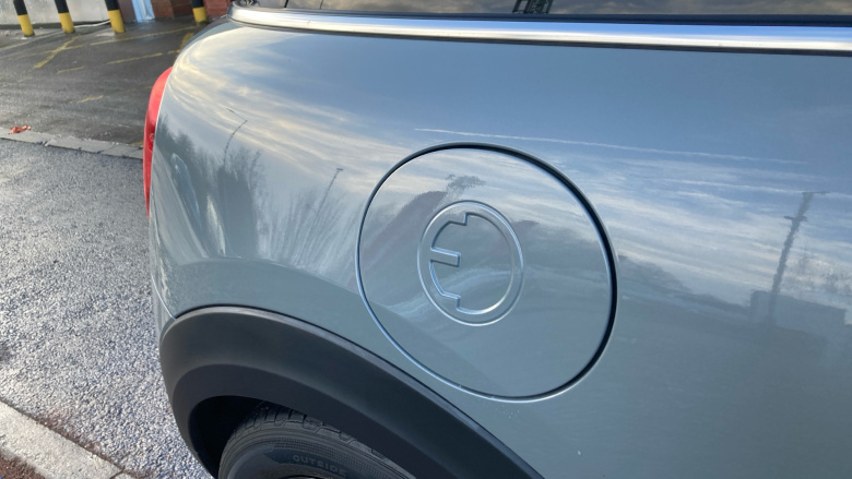 MINI Hatchback 135kW Cooper S Level 2 33kWh 3dr Auto Electric Hatchback